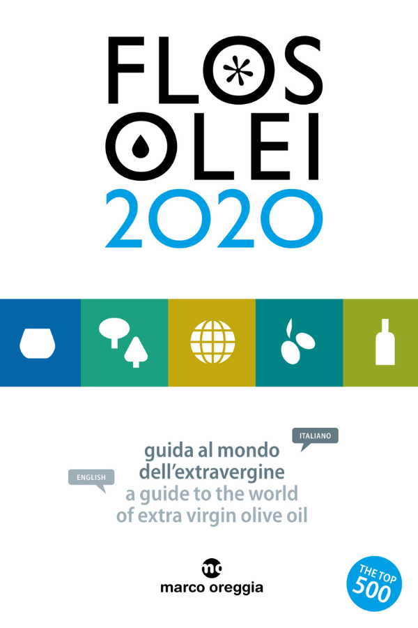 Portada de la guia "Flos Olei 2020", amb el títol principal i símbols de productes relacionats amb l'oli d'oliva verge extra, seguit del text en italià i anglès "guida al mondo dell'extravergine / a guide to the world of extra virgin olive oil".