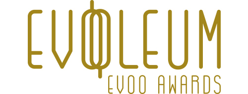 Logotip dels premis EVOOLEUM amb les paraules "EVOOLEUM EVOO Awards" en color daurat, amb un disseny modern i minimalista.